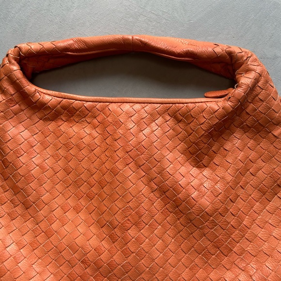 Handbags - Elegant Woven Leather Bag - Orange